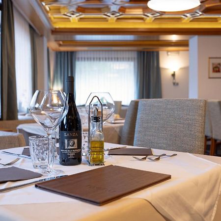 Hotel Engel Canazei Εξωτερικό φωτογραφία