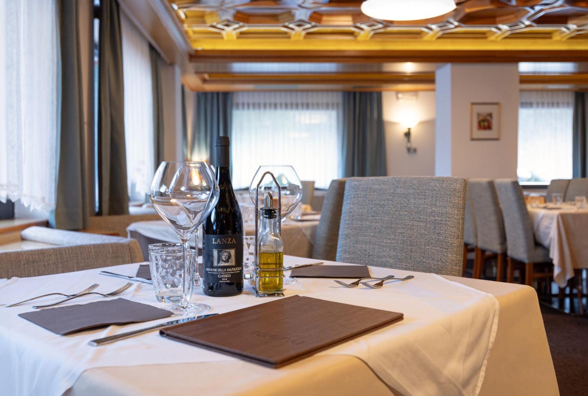Hotel Engel Canazei Εξωτερικό φωτογραφία
