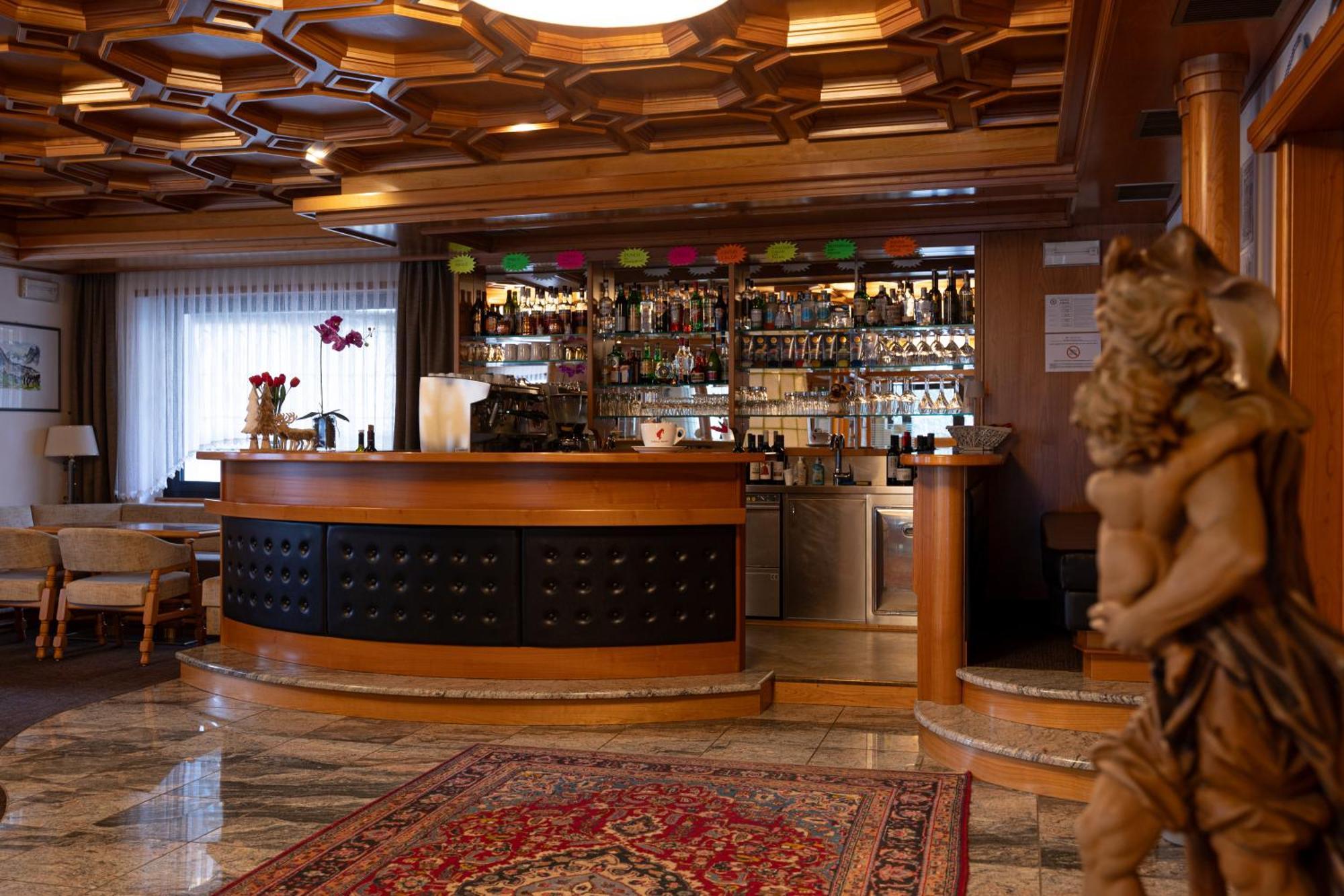 Hotel Engel Canazei Εξωτερικό φωτογραφία