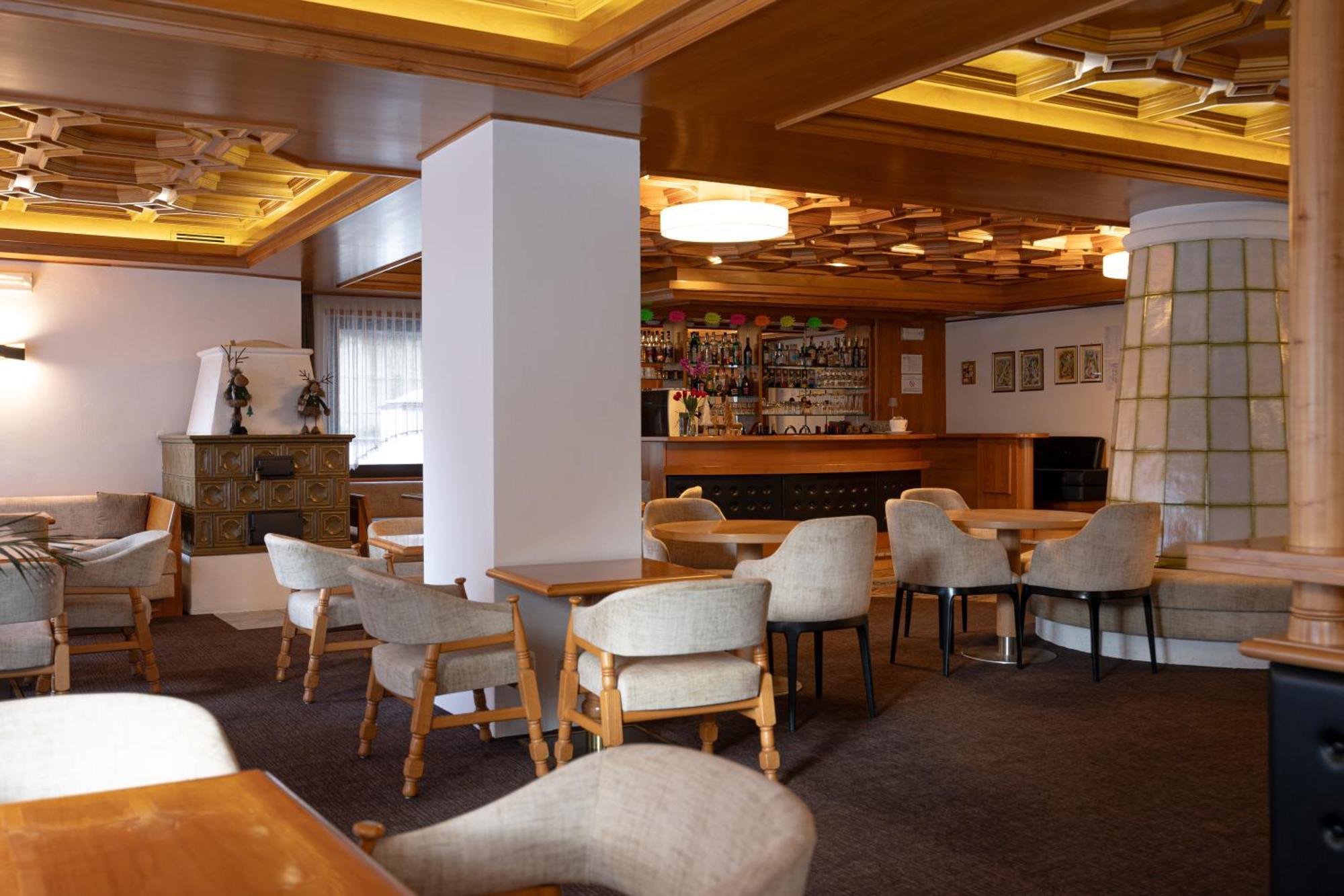 Hotel Engel Canazei Εξωτερικό φωτογραφία