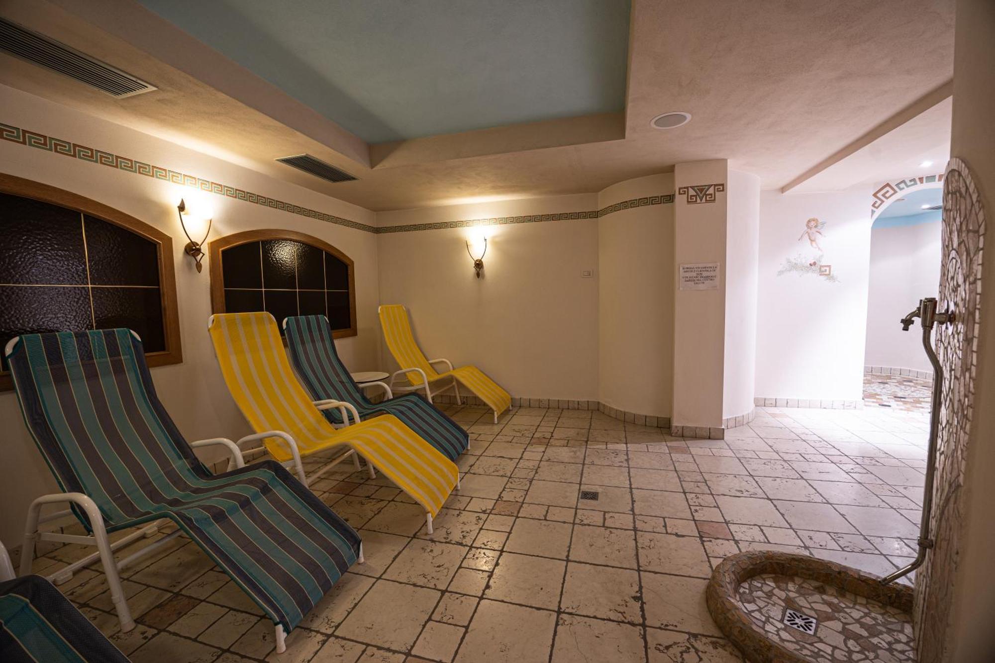 Hotel Engel Canazei Εξωτερικό φωτογραφία