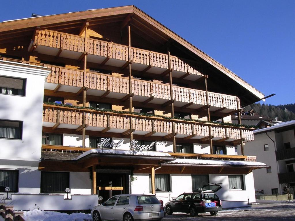Hotel Engel Canazei Εξωτερικό φωτογραφία