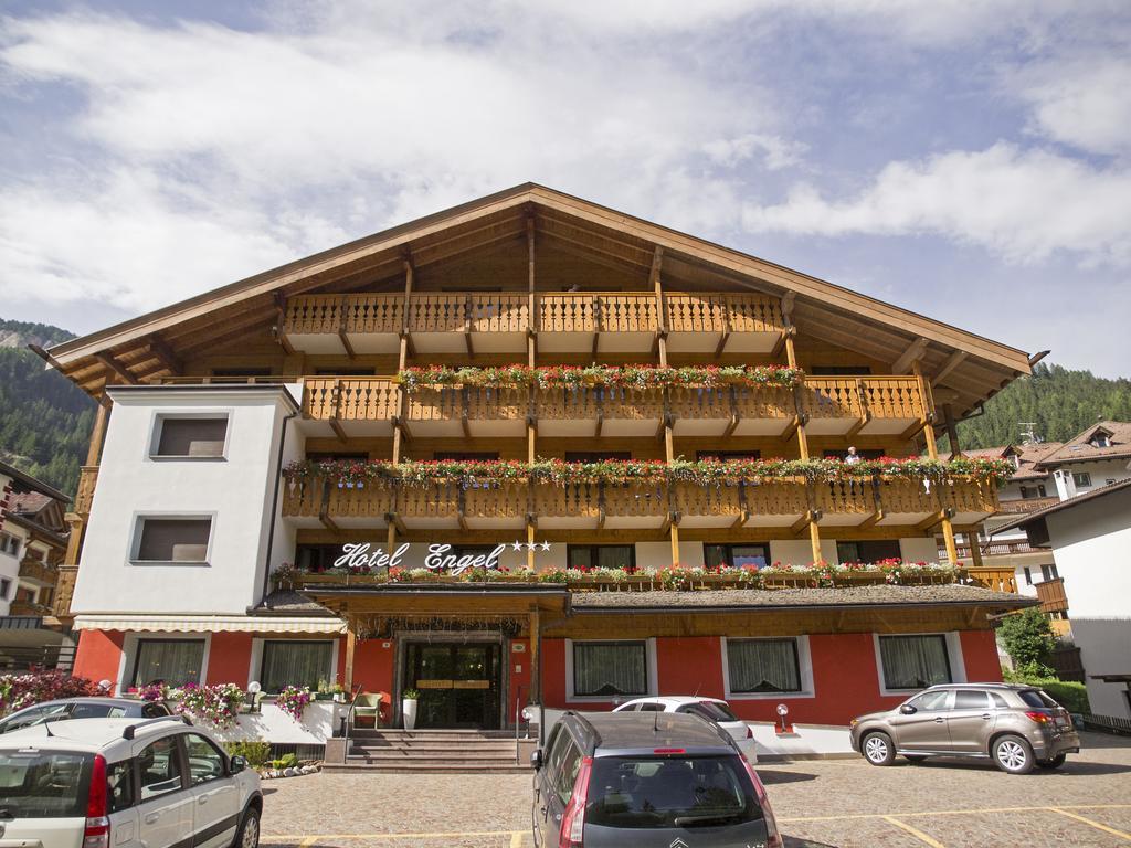 Hotel Engel Canazei Εξωτερικό φωτογραφία