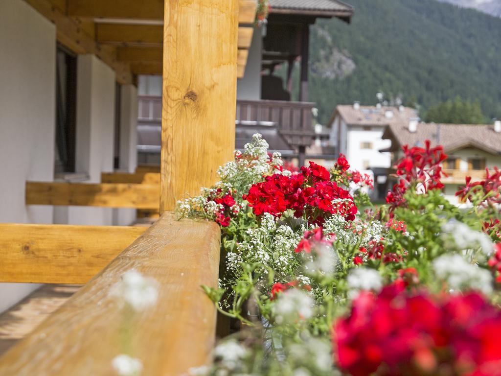 Hotel Engel Canazei Εξωτερικό φωτογραφία