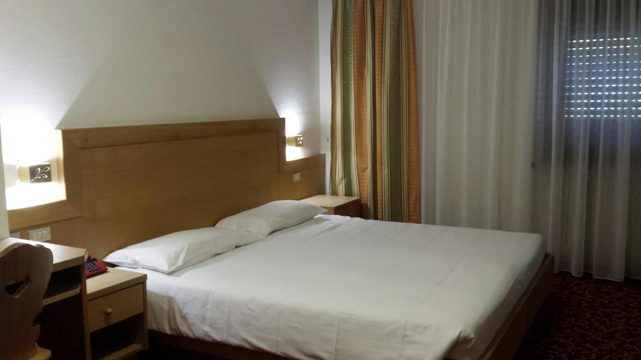 Hotel Engel Canazei Εξωτερικό φωτογραφία